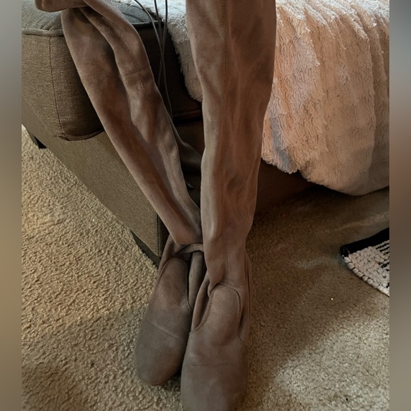 Chinesse laundry over the knees suede boots - Picture 1 of 6